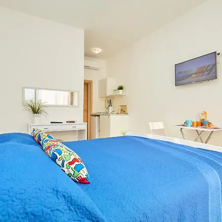 Leo's Charming Ii Apartment *