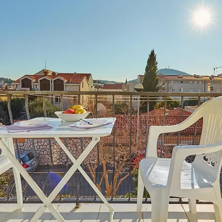 Leo's Charming Ii شقة *