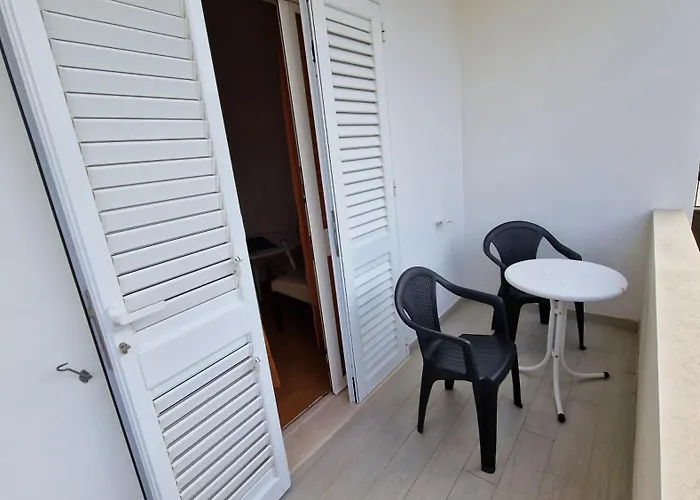 Leo's Charming Ii Apartment *